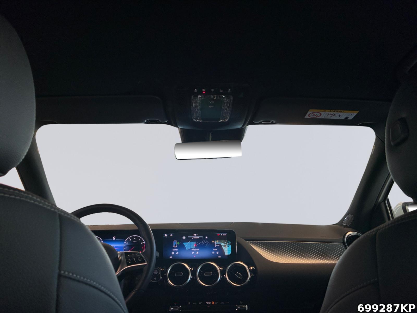 Fahrzeugabbildung Mercedes-Benz GLA 180 Progressive AHK Kamera Lenkradhzg 18