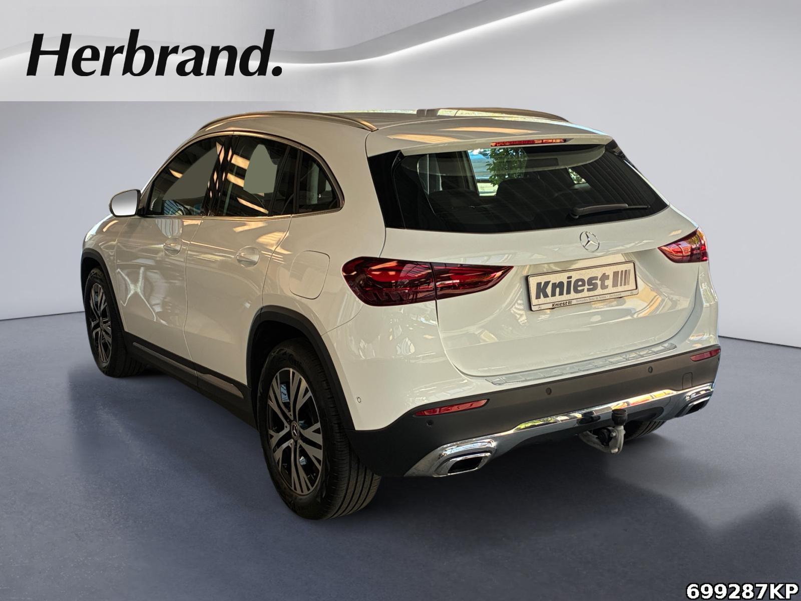 Fahrzeugabbildung Mercedes-Benz GLA 180 Progressive AHK Kamera Lenkradhzg 18