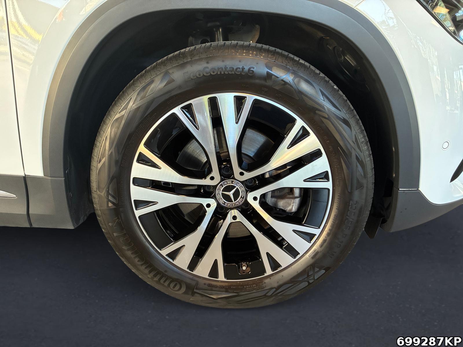 Fahrzeugabbildung Mercedes-Benz GLA 180 Progressive AHK Kamera Lenkradhzg 18