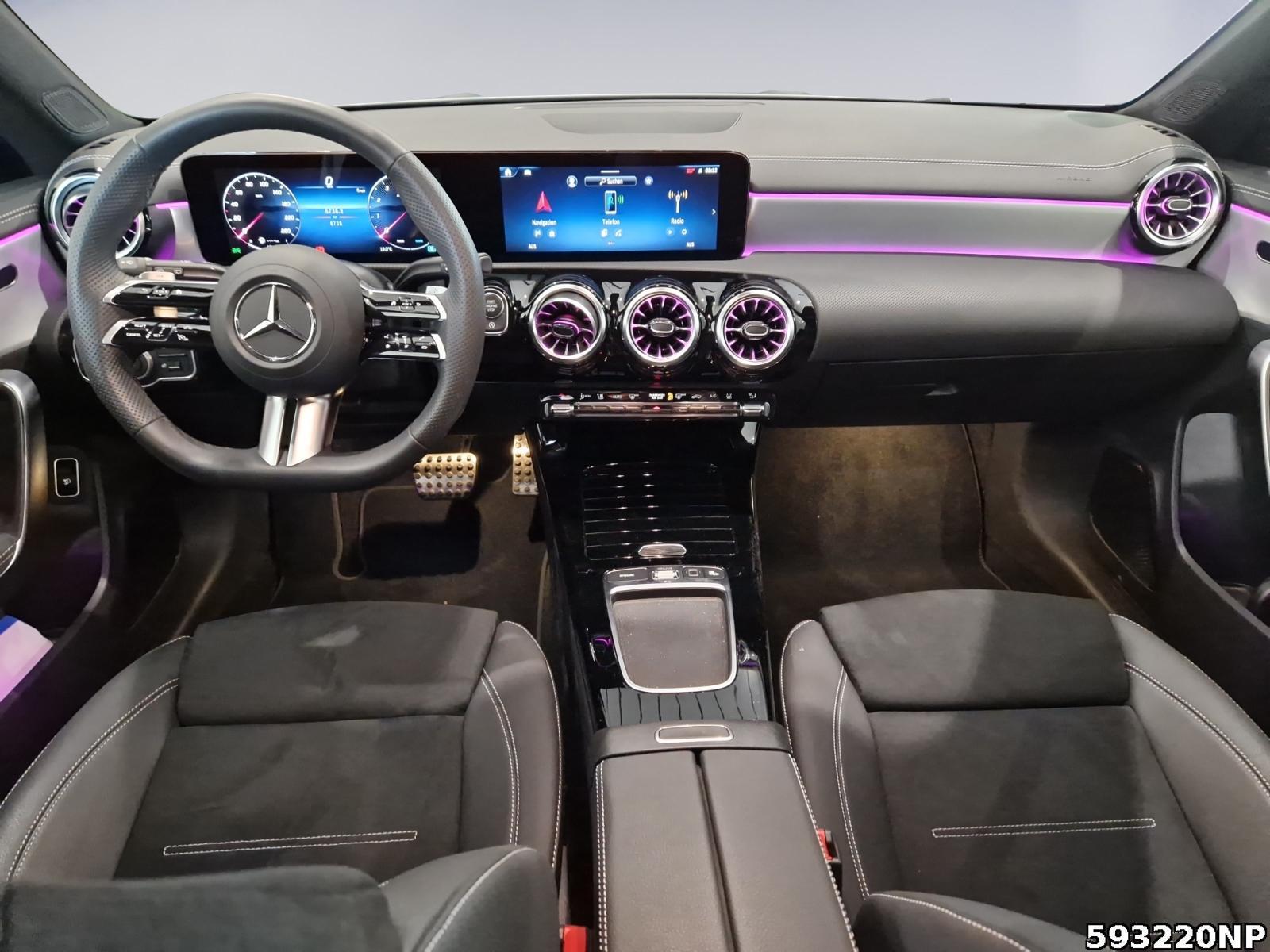 Fahrzeugabbildung Mercedes-Benz CLA 200 Shooting Brake SPECIAL-EDITION+STHZG+AHK+DISTRONIC