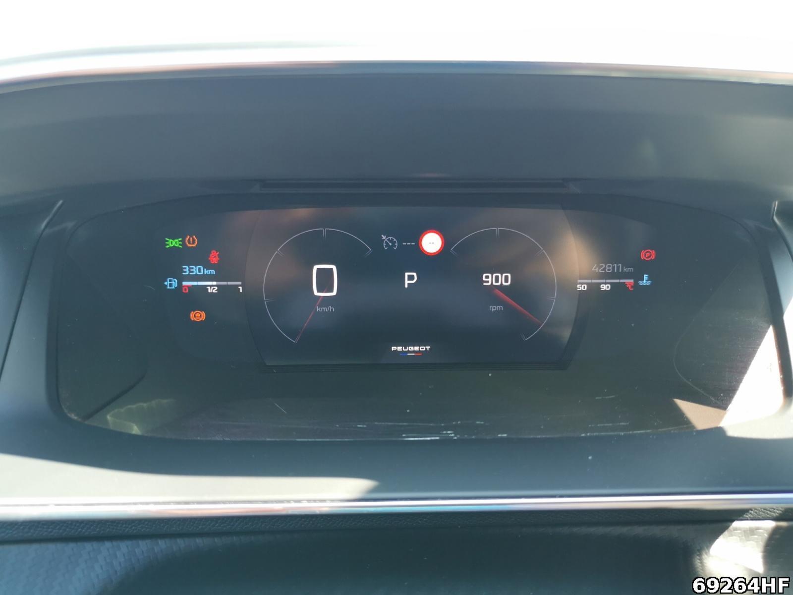 Fahrzeugabbildung Peugeot 2008 GT Pure Tech*PDC*Klimaautomatik*Tempomat*