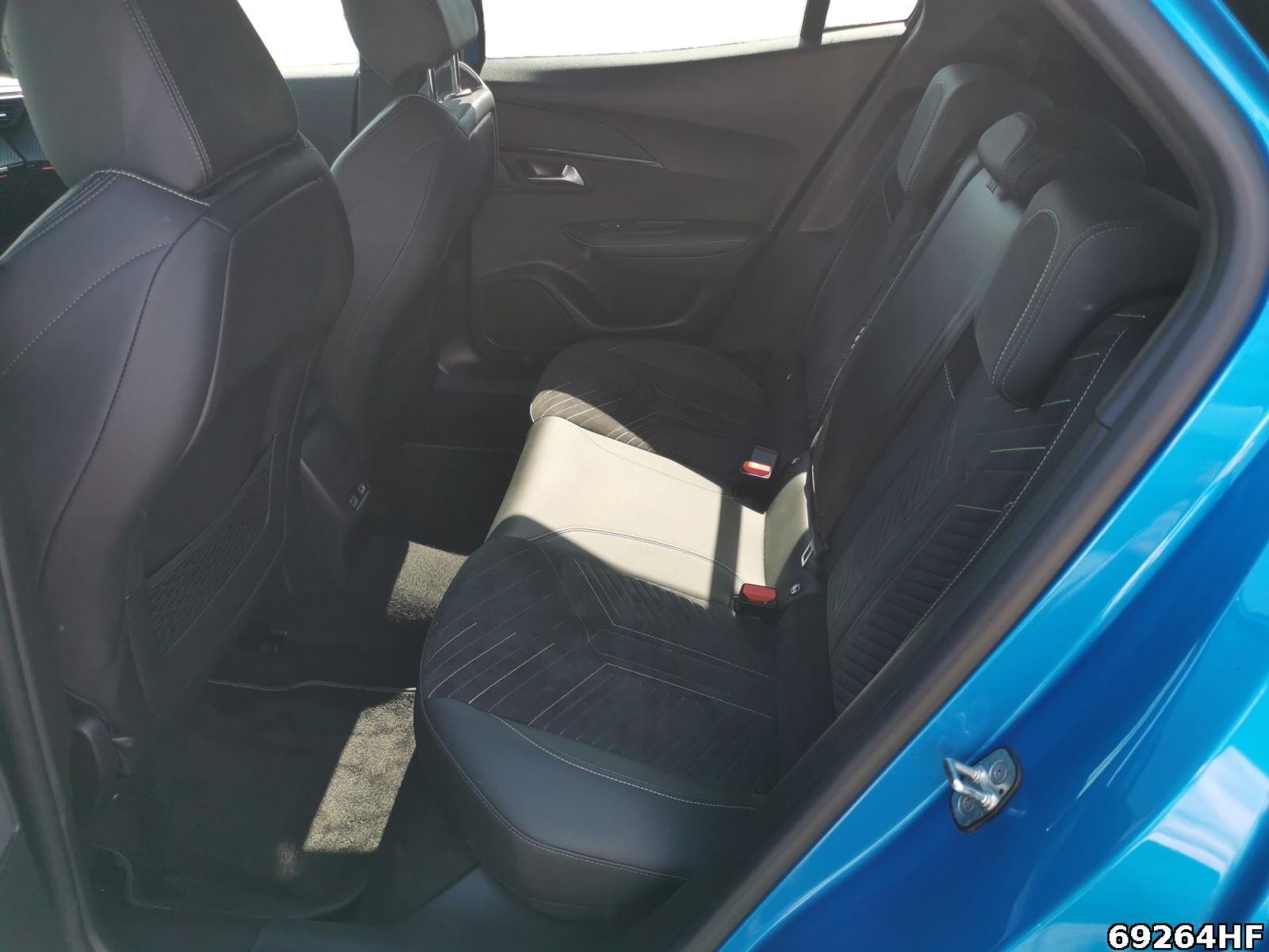 Fahrzeugabbildung Peugeot 2008 GT Pure Tech*PDC*Klimaautomatik*Tempomat*