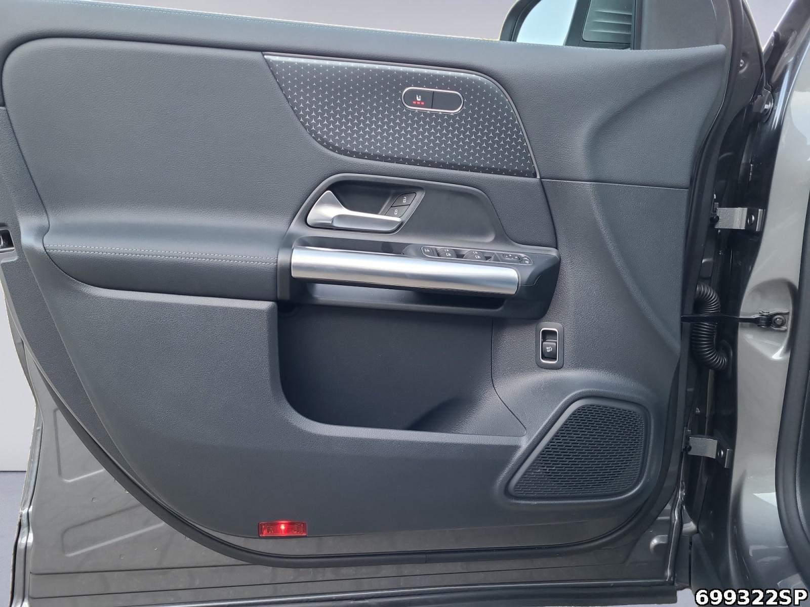 Fahrzeugabbildung Mercedes-Benz EQA 4M Progressive LED 18