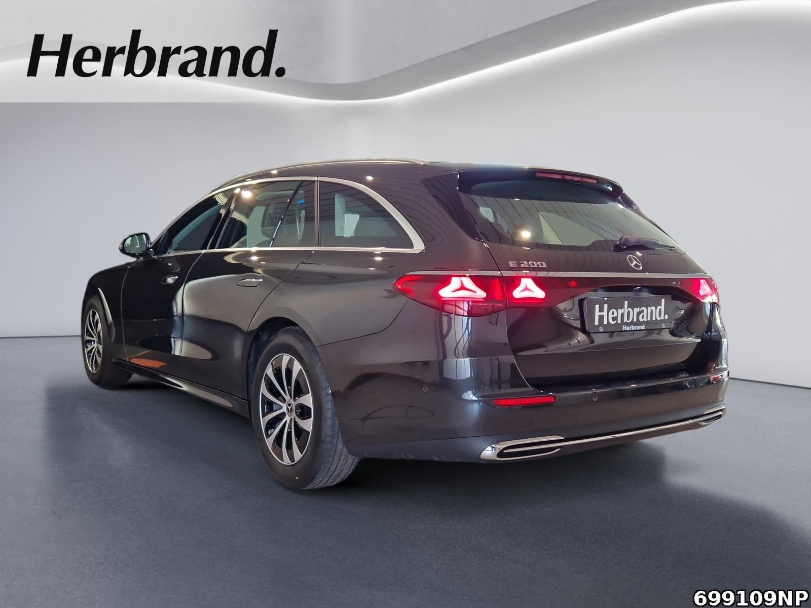 Fahrzeugabbildung Mercedes-Benz E 200 T Avantgarde AHK DIGITAL LIGHT DISTRONIC