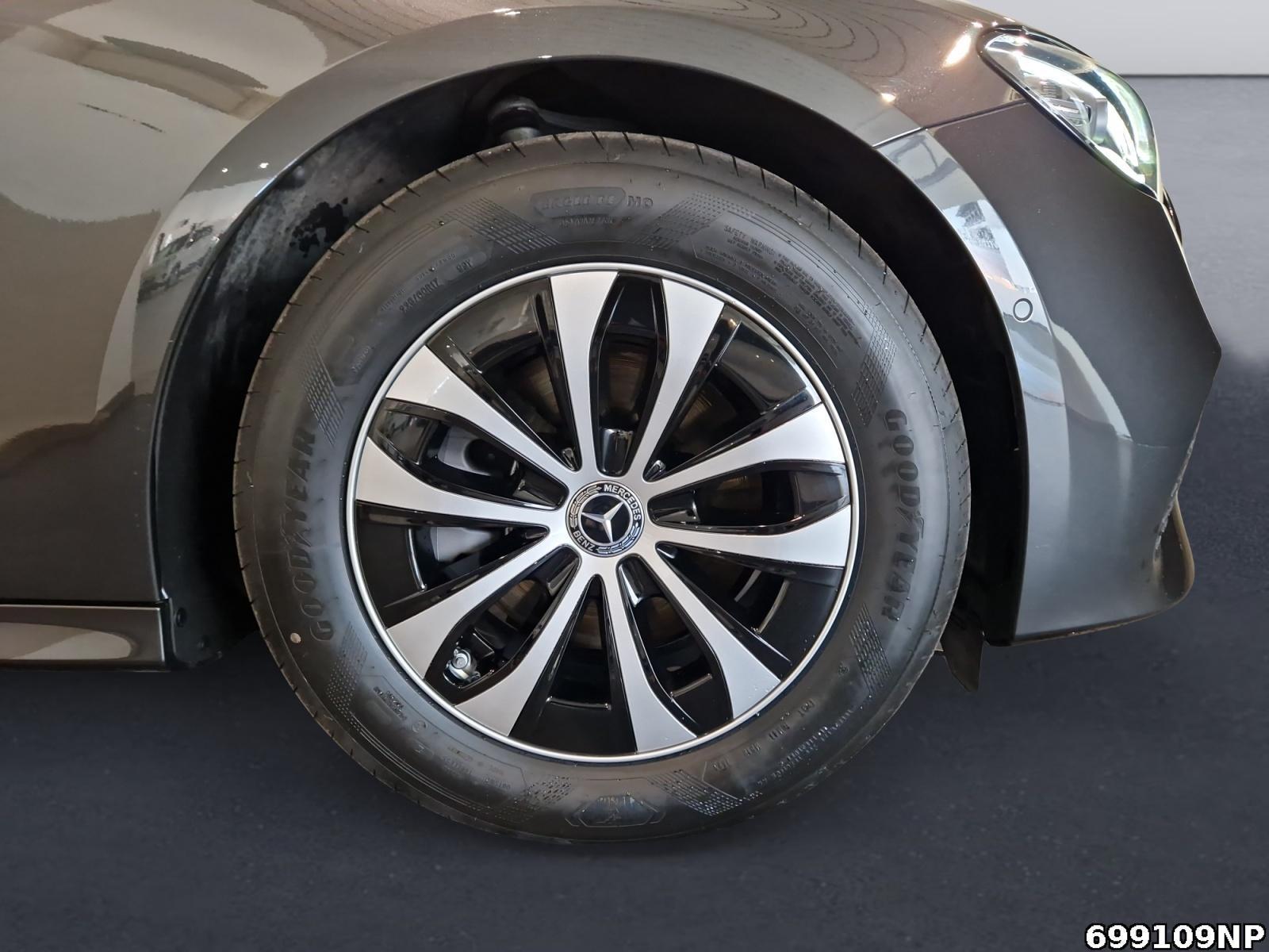 Fahrzeugabbildung Mercedes-Benz E 200 T Avantgarde AHK DIGITAL LIGHT DISTRONIC