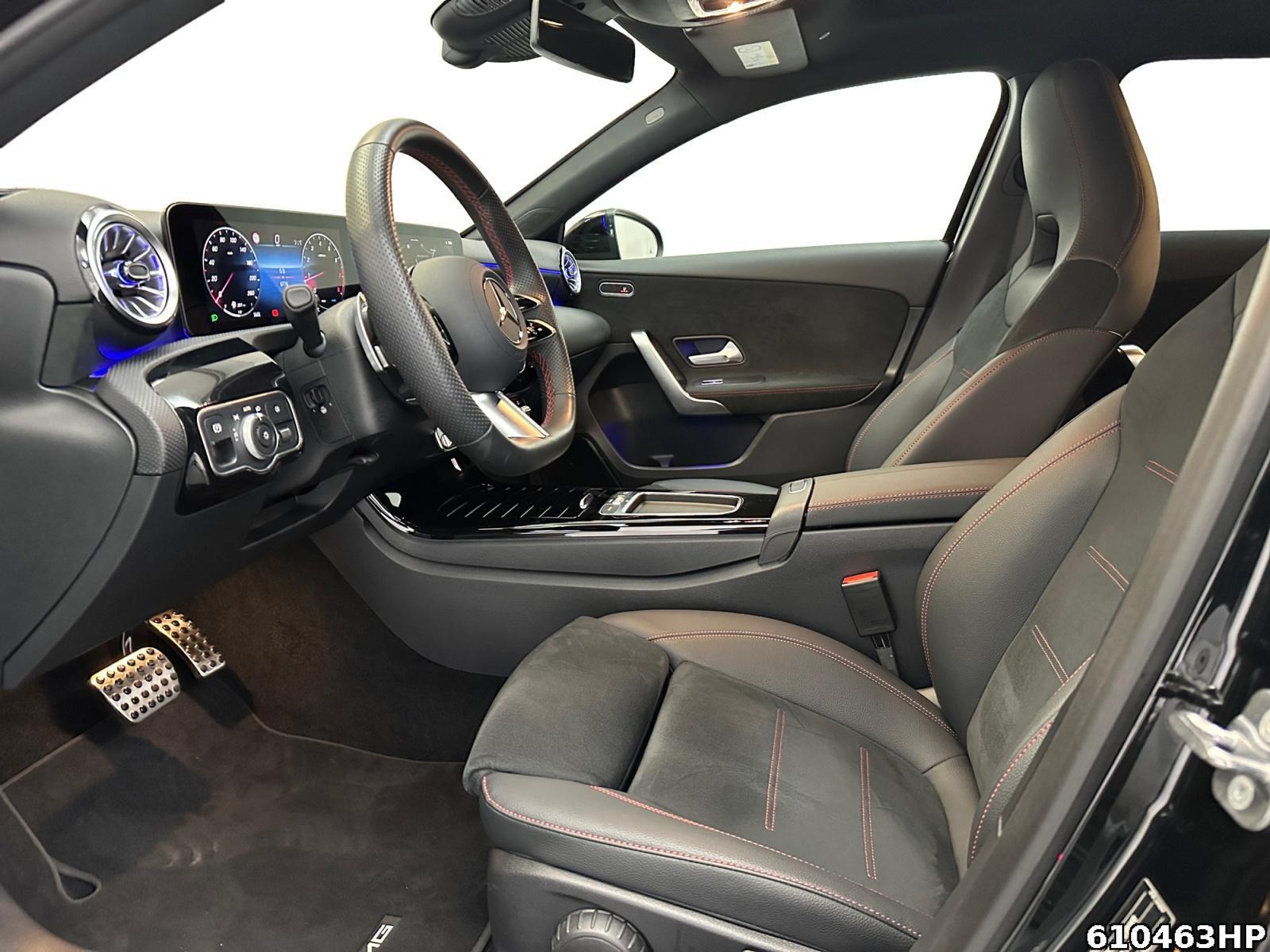 Fahrzeugabbildung Mercedes-Benz A 180 AMG Pano Night 360° Multibeam Keyless 19