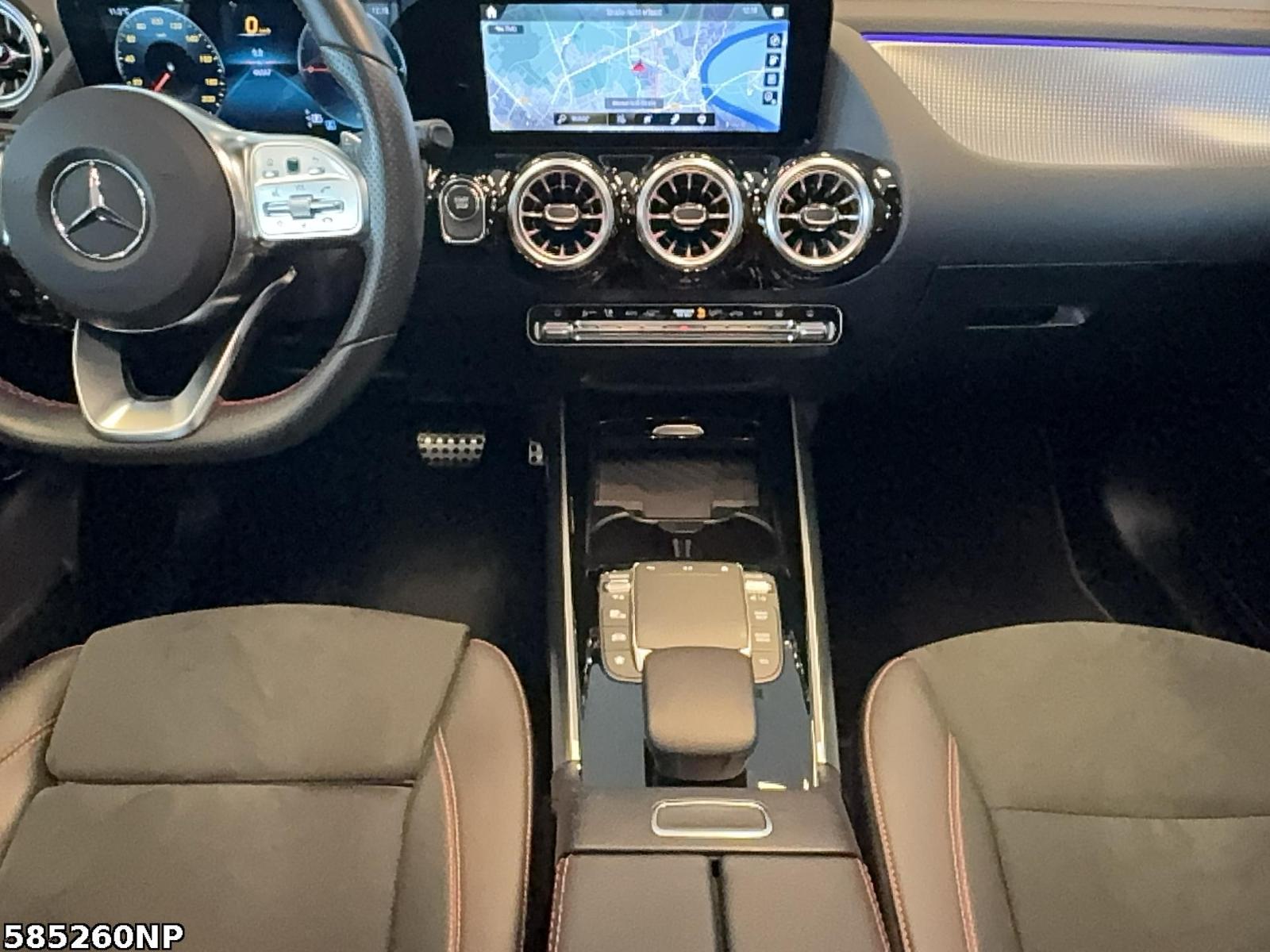 Fahrzeugabbildung Mercedes-Benz EQA AMG AHK Pano Kamera