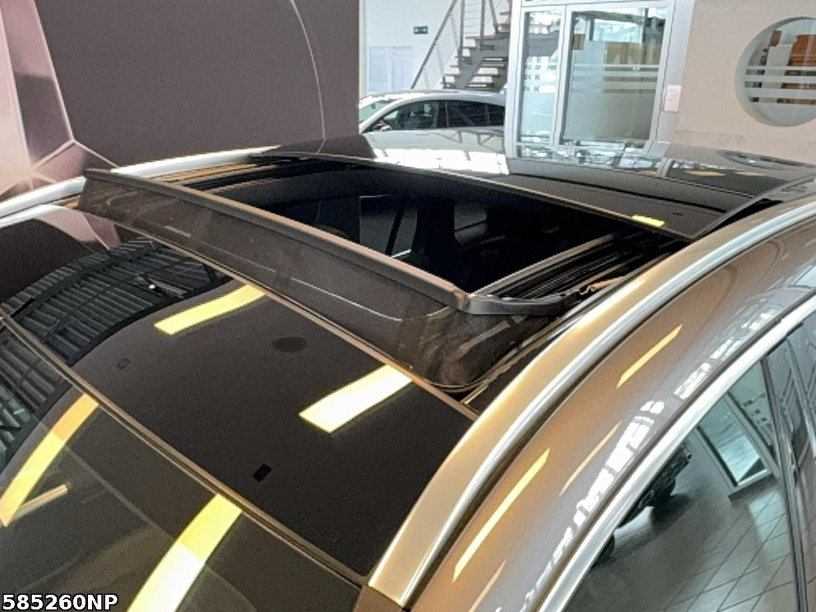 Fahrzeugabbildung Mercedes-Benz EQA AMG AHK Pano Kamera