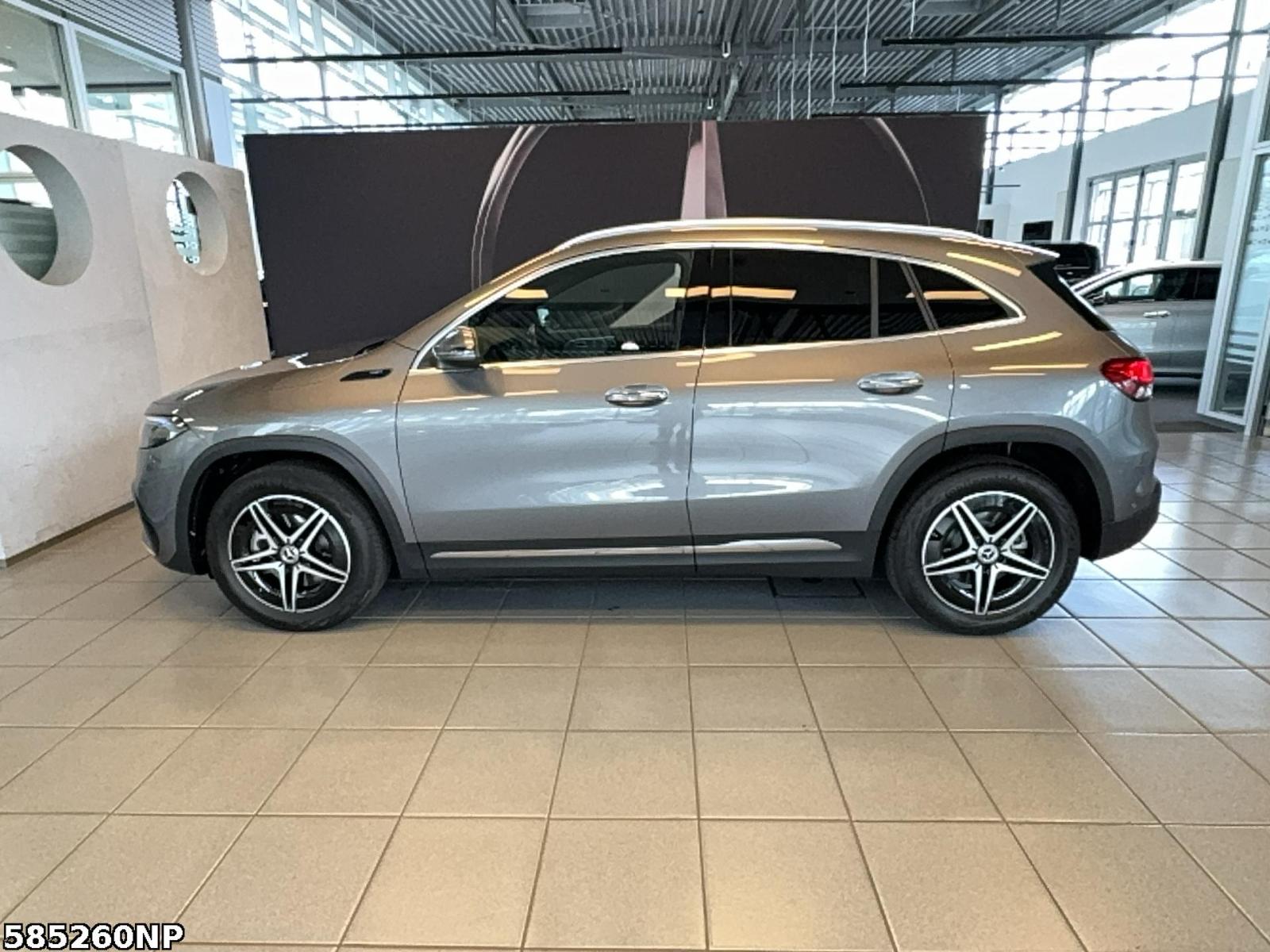 Fahrzeugabbildung Mercedes-Benz EQA AMG AHK Pano Kamera