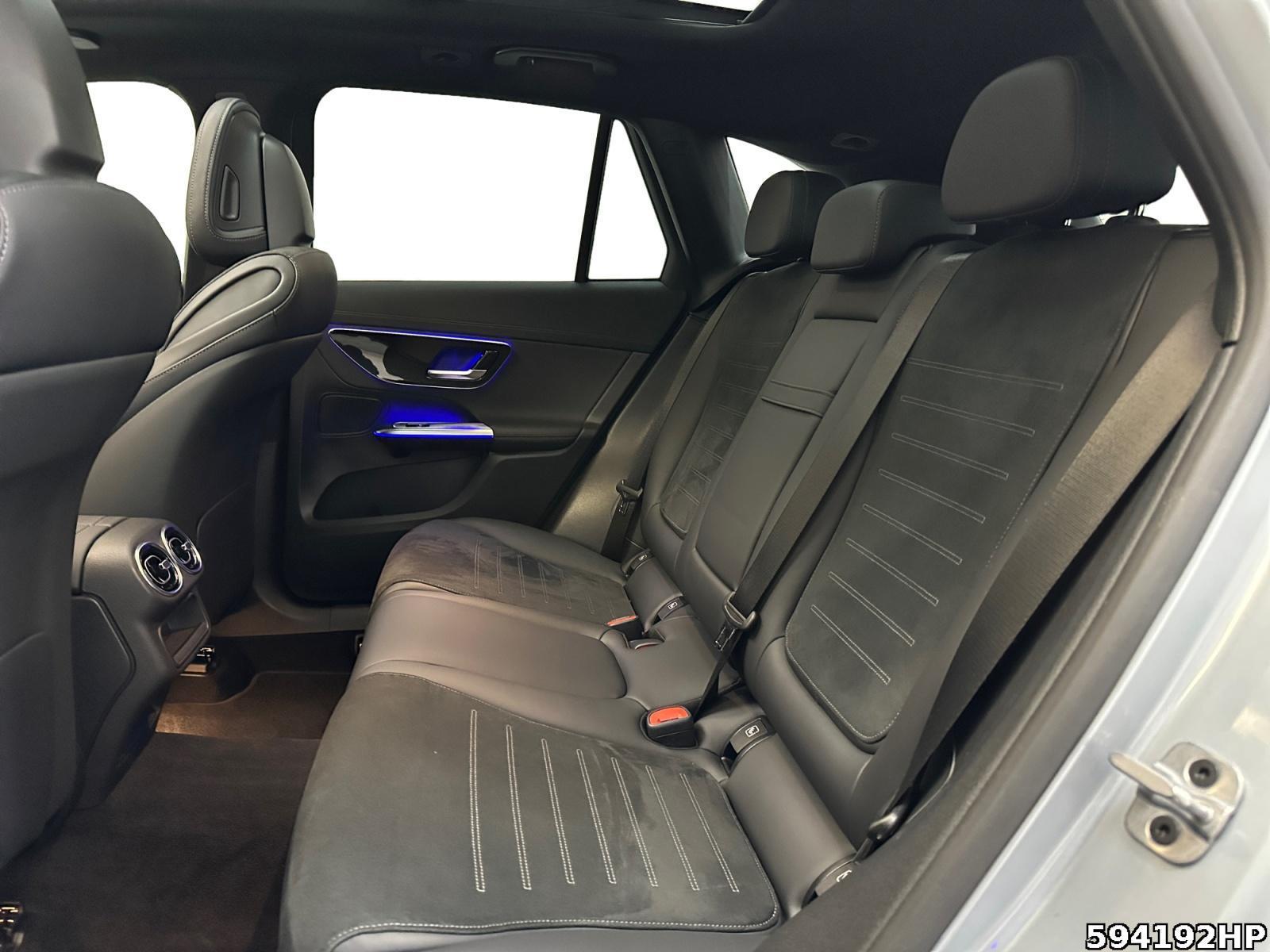 Fahrzeugabbildung Mercedes-Benz GLC 300 4M AMG Pano AHK Memory 20