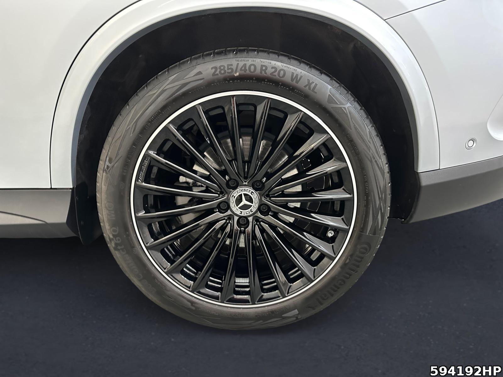 Fahrzeugabbildung Mercedes-Benz GLC 300 4M AMG Pano AHK Memory 20