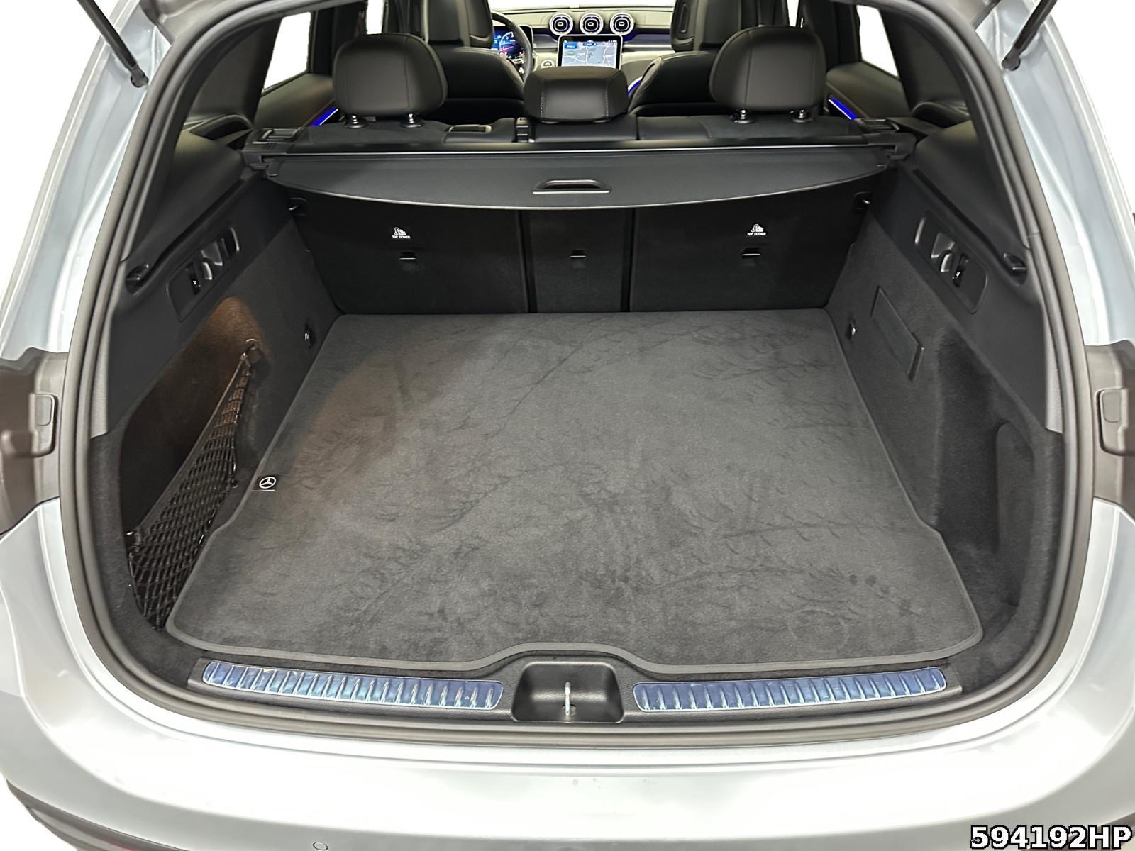 Fahrzeugabbildung Mercedes-Benz GLC 300 4M AMG Pano AHK Memory 20