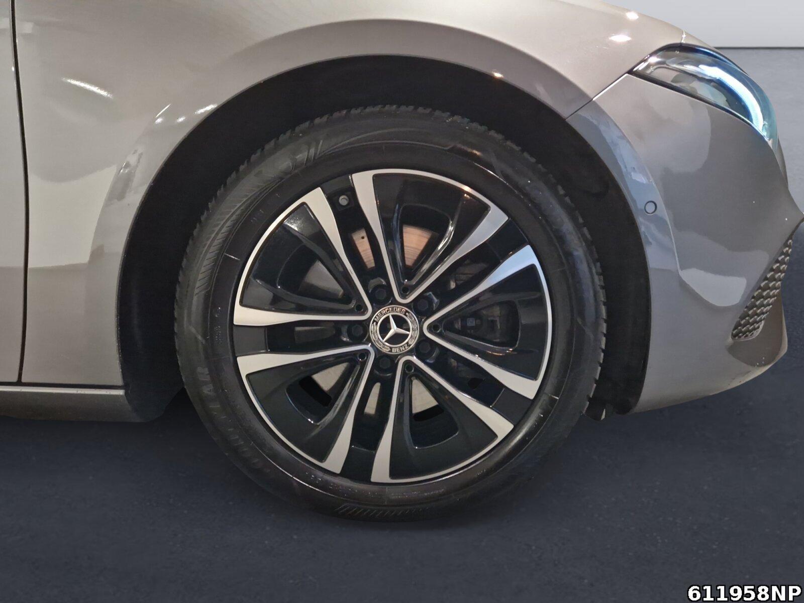 Fahrzeugabbildung Mercedes-Benz A 220 d Progressive AHK Burmester Standheizung