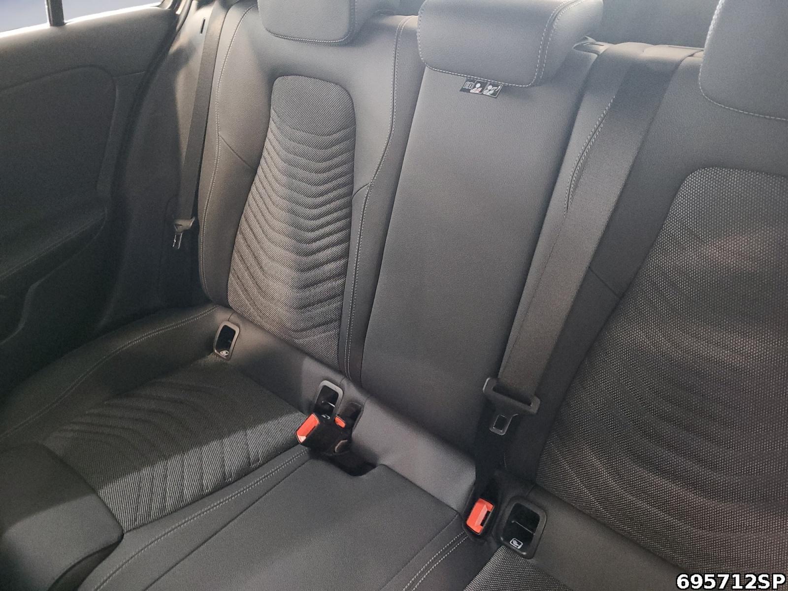 Fahrzeugabbildung Mercedes-Benz A 180 Progressive Limousine Widescreen Kamera