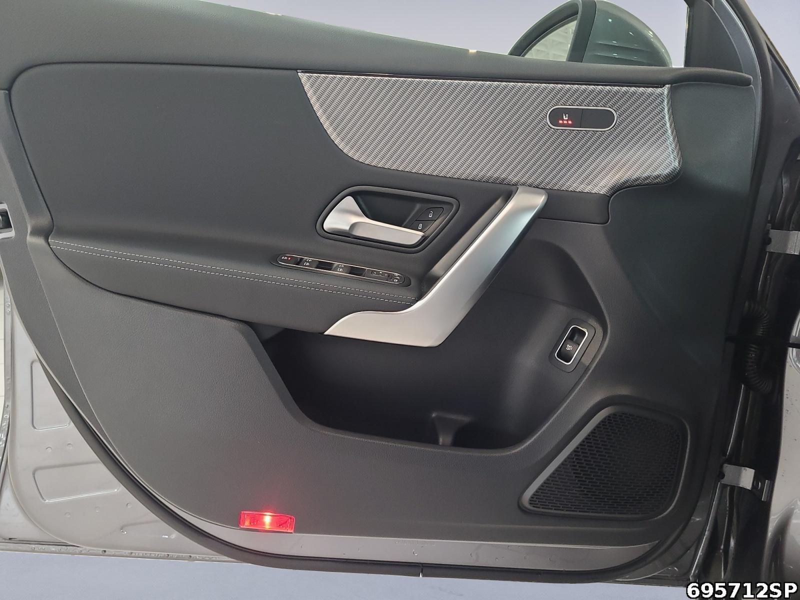 Fahrzeugabbildung Mercedes-Benz A 180 Progressive Limousine Widescreen Kamera