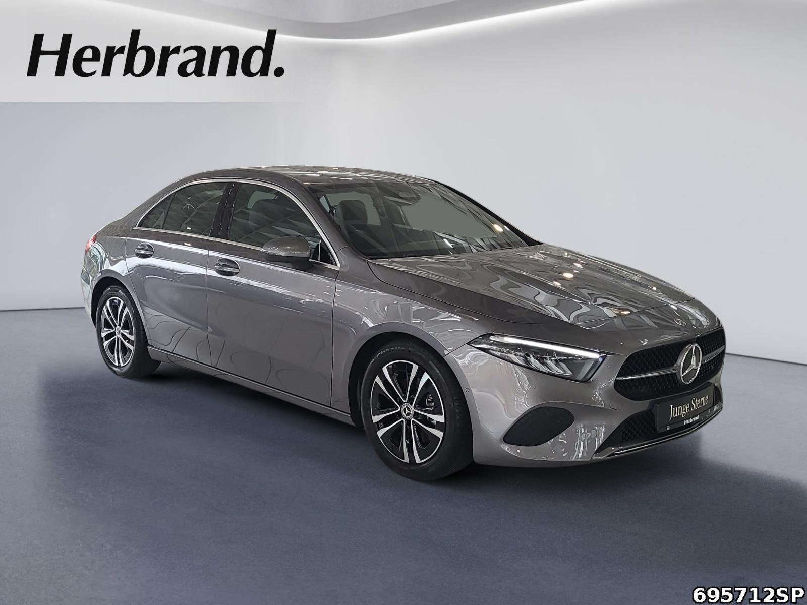 Fahrzeugabbildung Mercedes-Benz A 180 Progressive Limousine Widescreen Kamera