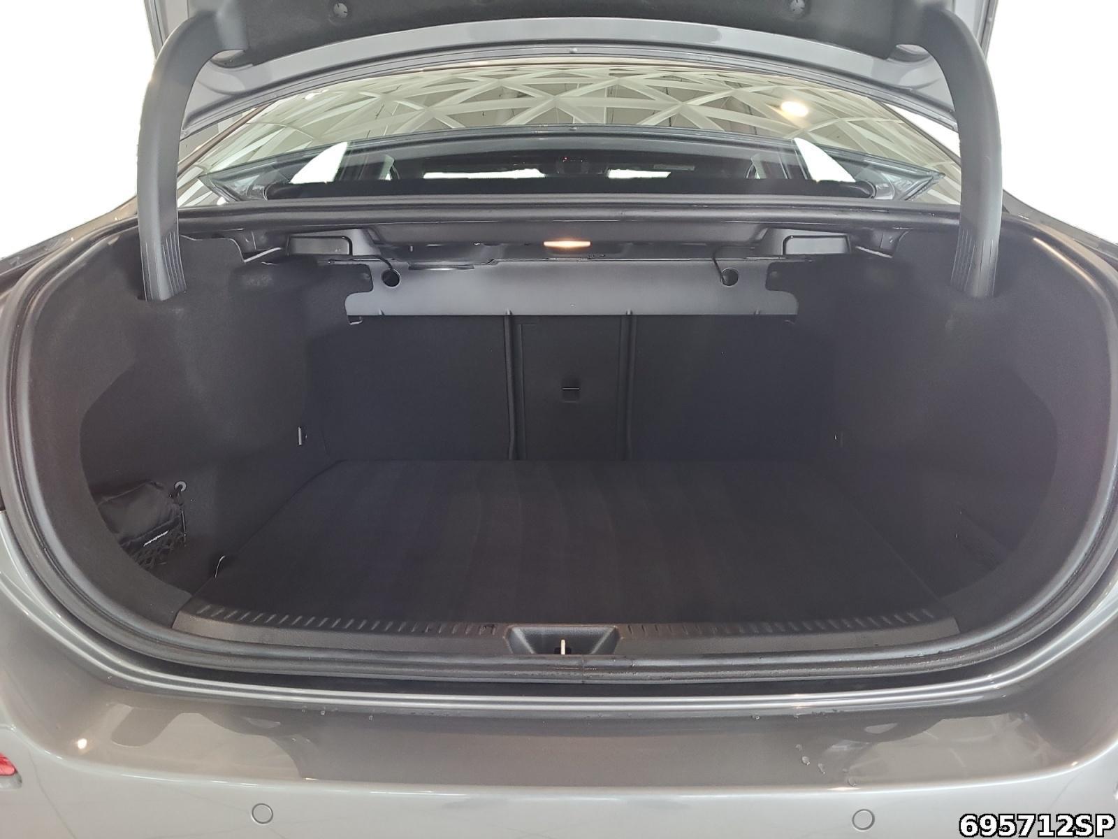 Fahrzeugabbildung Mercedes-Benz A 180 Progressive Limousine Widescreen Kamera