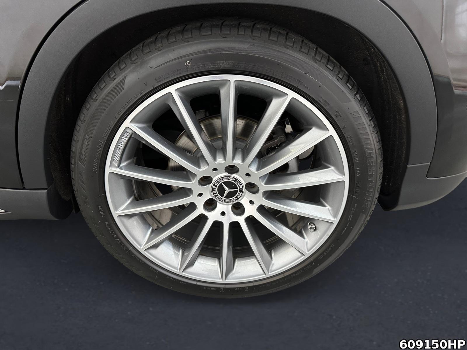 Fahrzeugabbildung Mercedes-Benz GLA 200 AMG Kamera LED 19