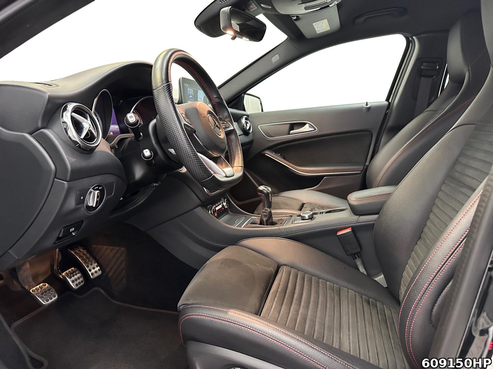 Fahrzeugabbildung Mercedes-Benz GLA 200 AMG Kamera LED 19