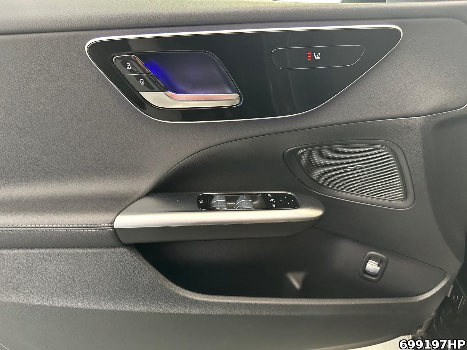 Fahrzeugabbildung Mercedes-Benz C 180 Avantgarde AHK LED Totwinkel Navi