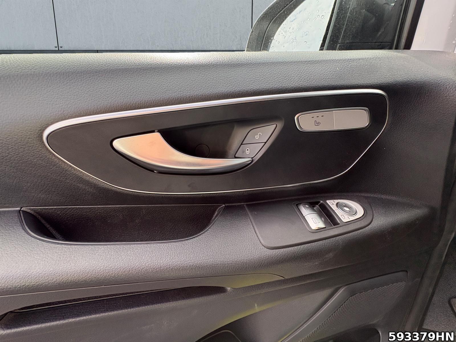 Fahrzeugabbildung Mercedes-Benz Vito 116 4x4 L *AHK*HECKTÜREN*CARPLAY*KLIMA*UVM*