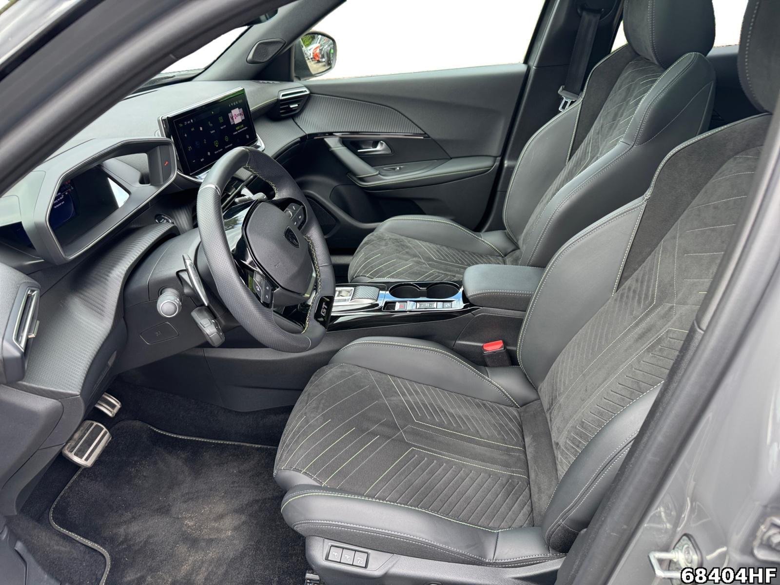 Fahrzeugabbildung Peugeot 2008 1.2 PureTech 130, GT