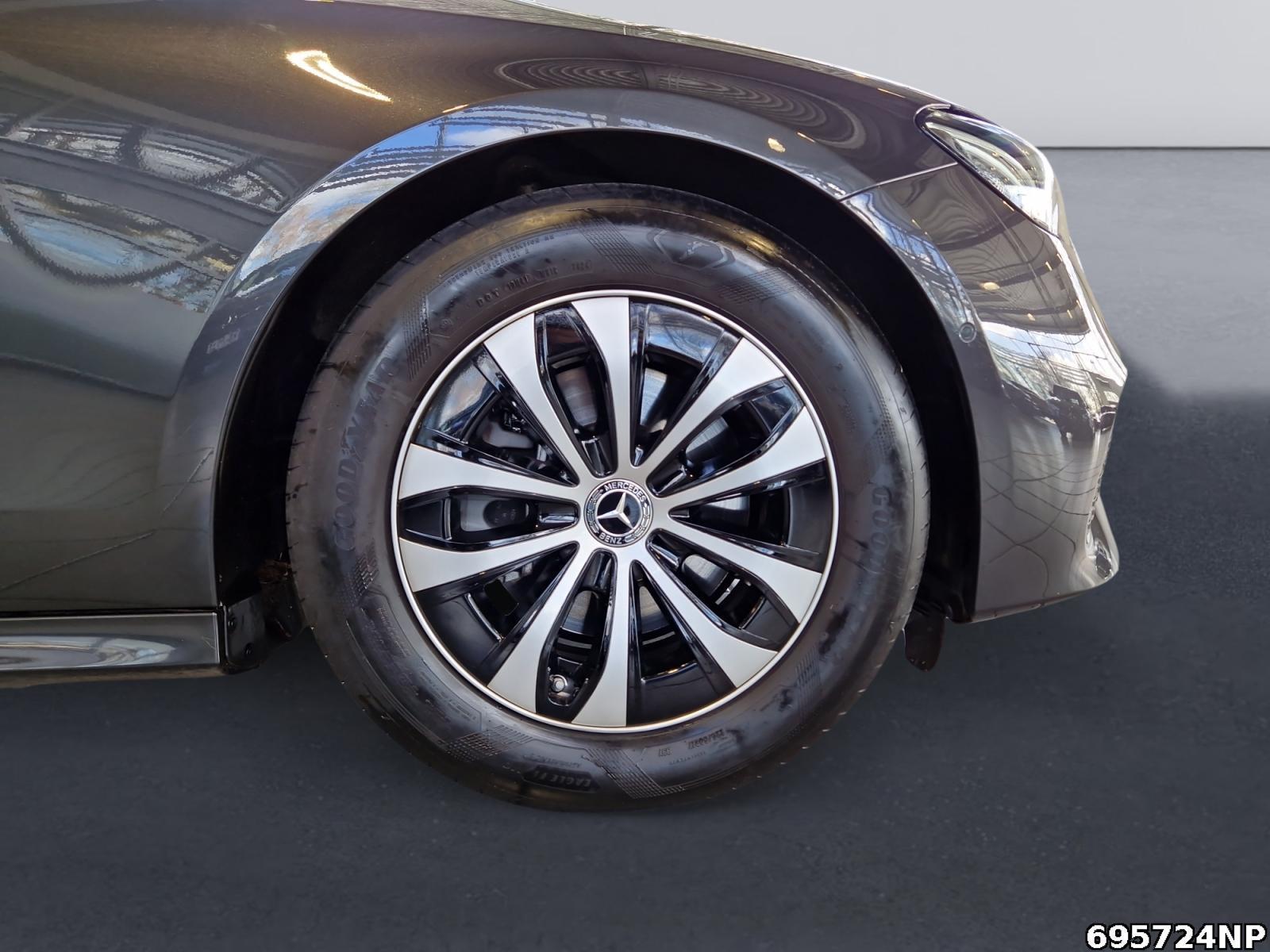 Fahrzeugabbildung Mercedes-Benz E 200 T Avantgarde AHK 360° DISTRONIC KEYLESS.