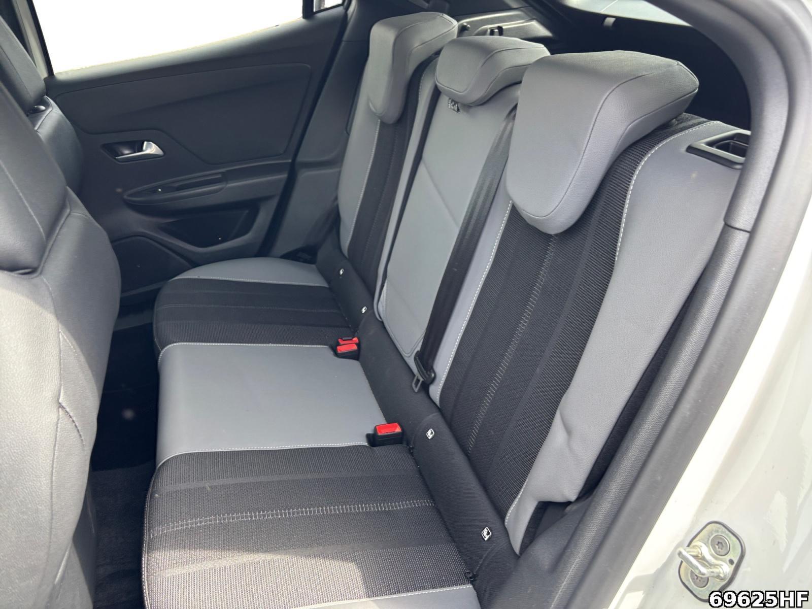 Fahrzeugabbildung Opel Mokka 1.2 Turbo Elegance (EURO 6e)