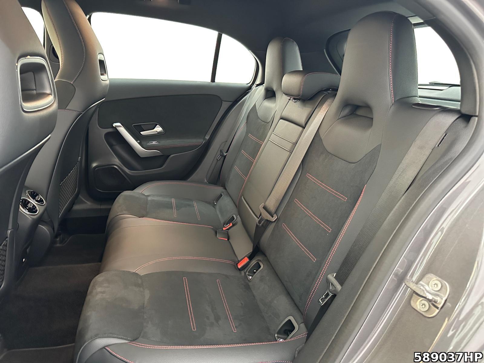 Fahrzeugabbildung Mercedes-Benz A 200 AMG AHK Distronic Sitzhzg Rückfahrkamera.