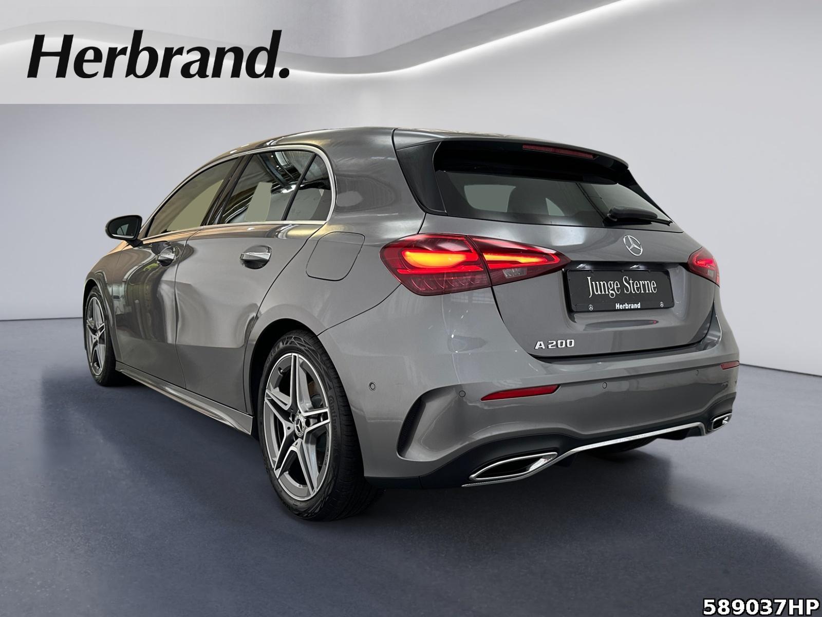 Fahrzeugabbildung Mercedes-Benz A 200 AMG AHK Distronic Sitzhzg Rückfahrkamera.