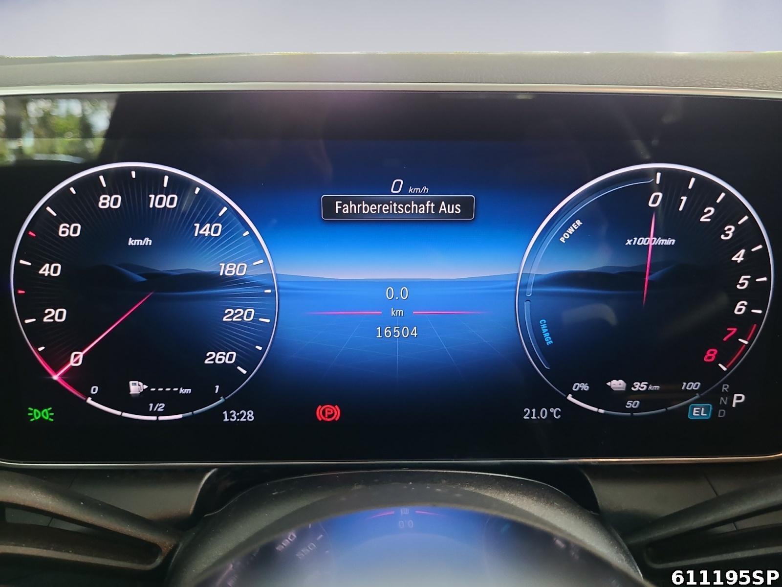 Fahrzeugabbildung Mercedes-Benz GLC 300 e 4M Avantgarde PanoAHKMemoryKamera LED