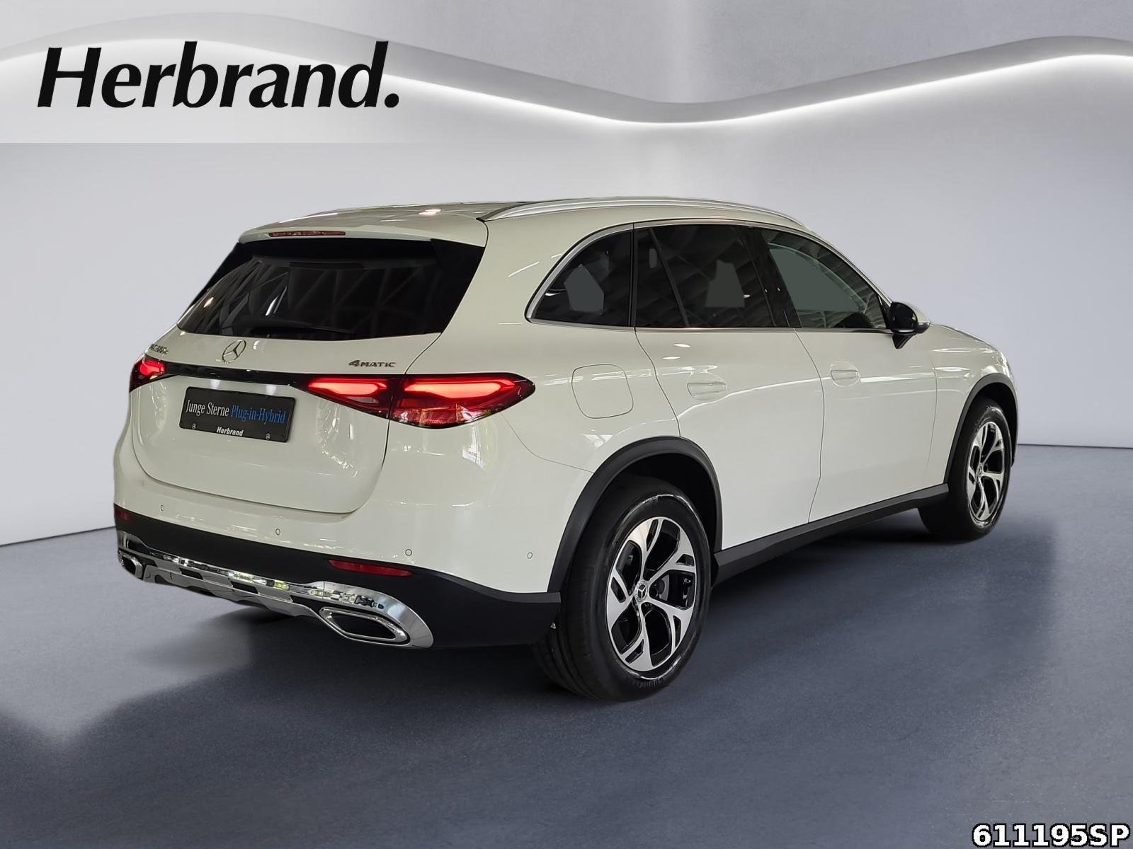 Fahrzeugabbildung Mercedes-Benz GLC 300 e 4M Avantgarde PanoAHKMemoryKamera LED