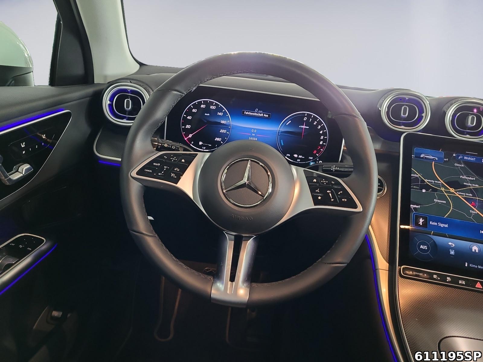 Fahrzeugabbildung Mercedes-Benz GLC 300 e 4M Avantgarde PanoAHKMemoryKamera LED