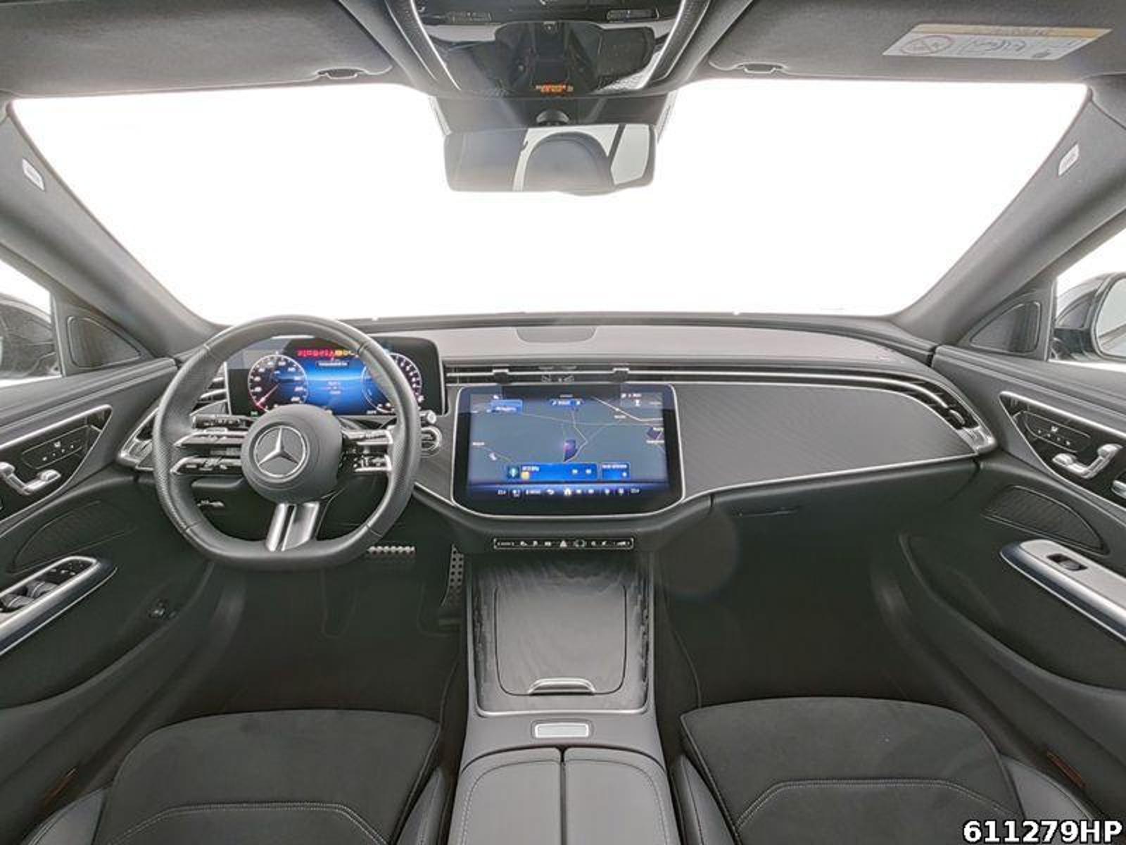 Fahrzeugabbildung Mercedes-Benz E 300 e T AMG Pano AHK Night Distronic Airmatic