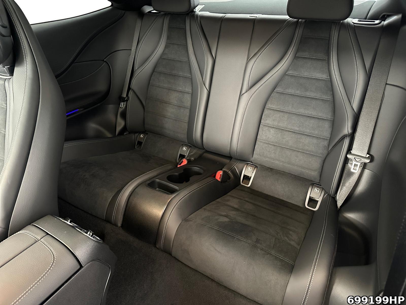 Fahrzeugabbildung Mercedes-Benz CLE 300 e AMG Burmester HUD Digital-Light 360°