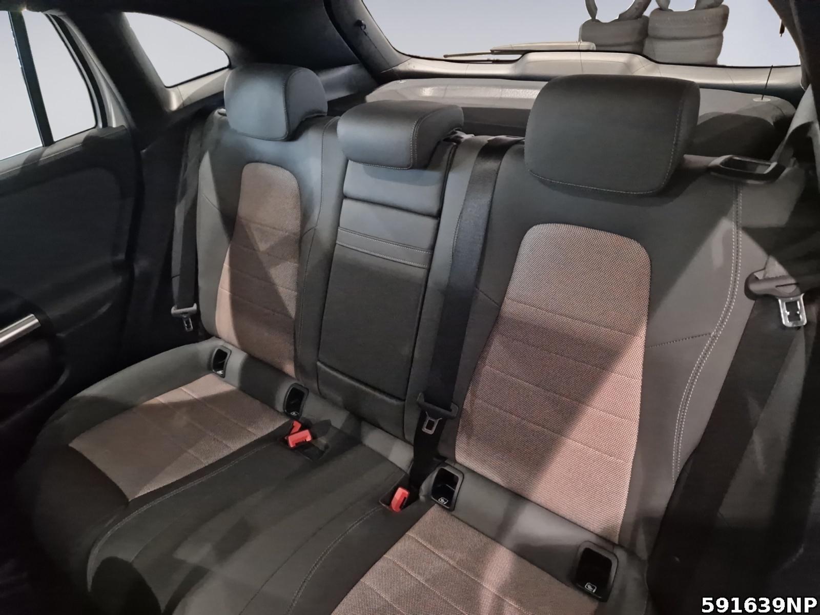 Fahrzeugabbildung Mercedes-Benz EQA Electric Art Pano Ambiente CarPlay LED