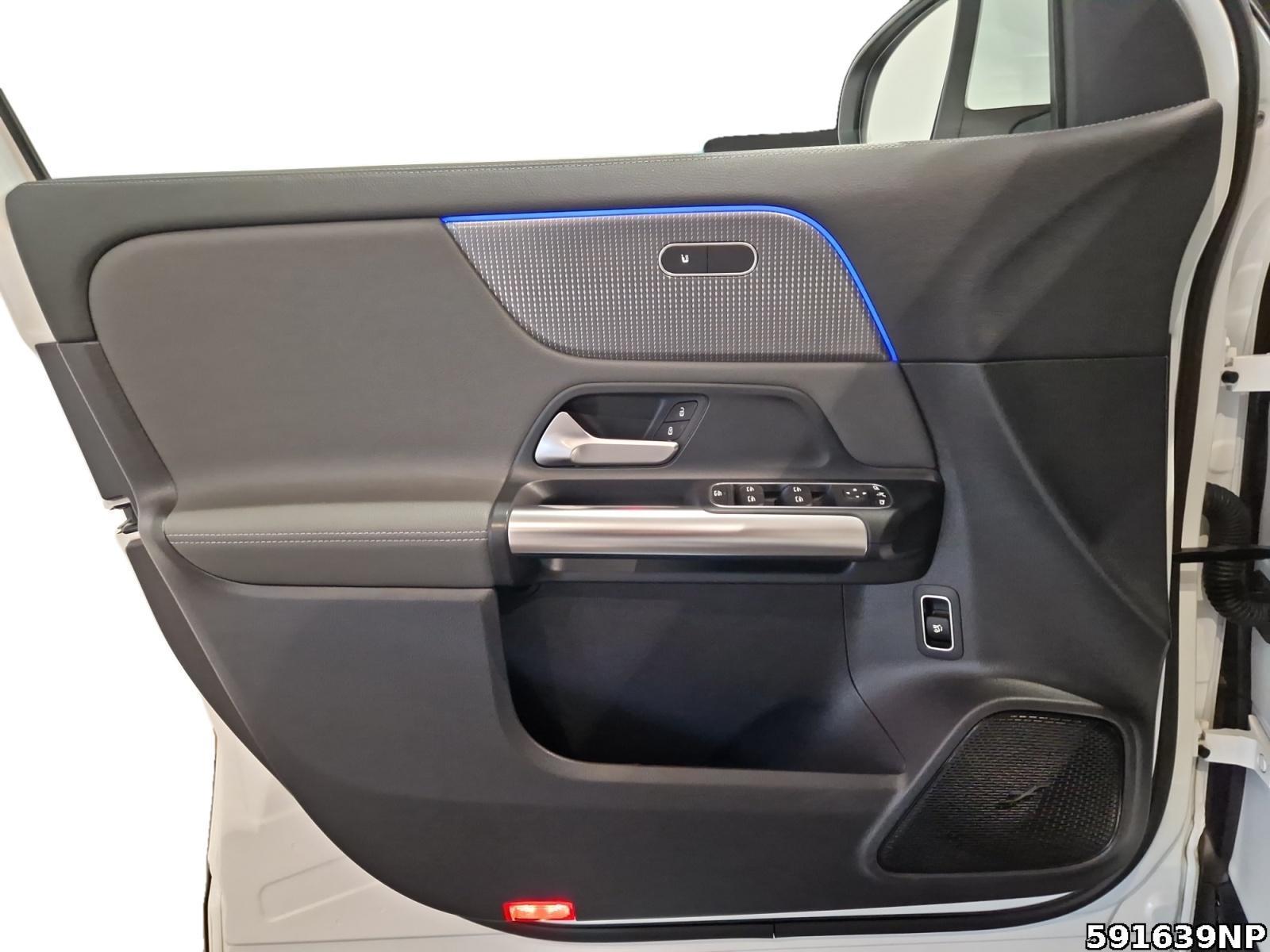 Fahrzeugabbildung Mercedes-Benz EQA Electric Art Pano Ambiente CarPlay LED