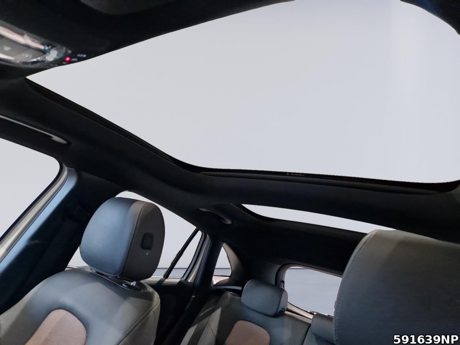 Fahrzeugabbildung Mercedes-Benz EQA Electric Art Pano Ambiente CarPlay LED