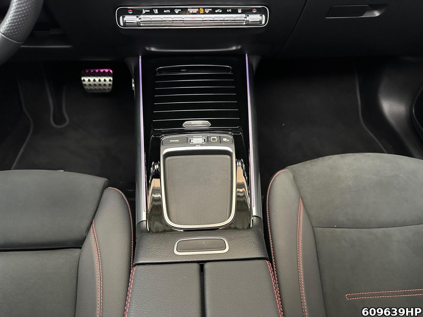 Fahrzeugabbildung Mercedes-Benz EQA 4M AMG Night KEYLESS DISTRONIC 360° Pano