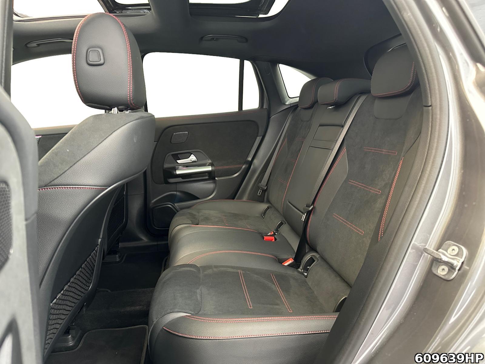 Fahrzeugabbildung Mercedes-Benz EQA 4M AMG Night KEYLESS DISTRONIC 360° Pano