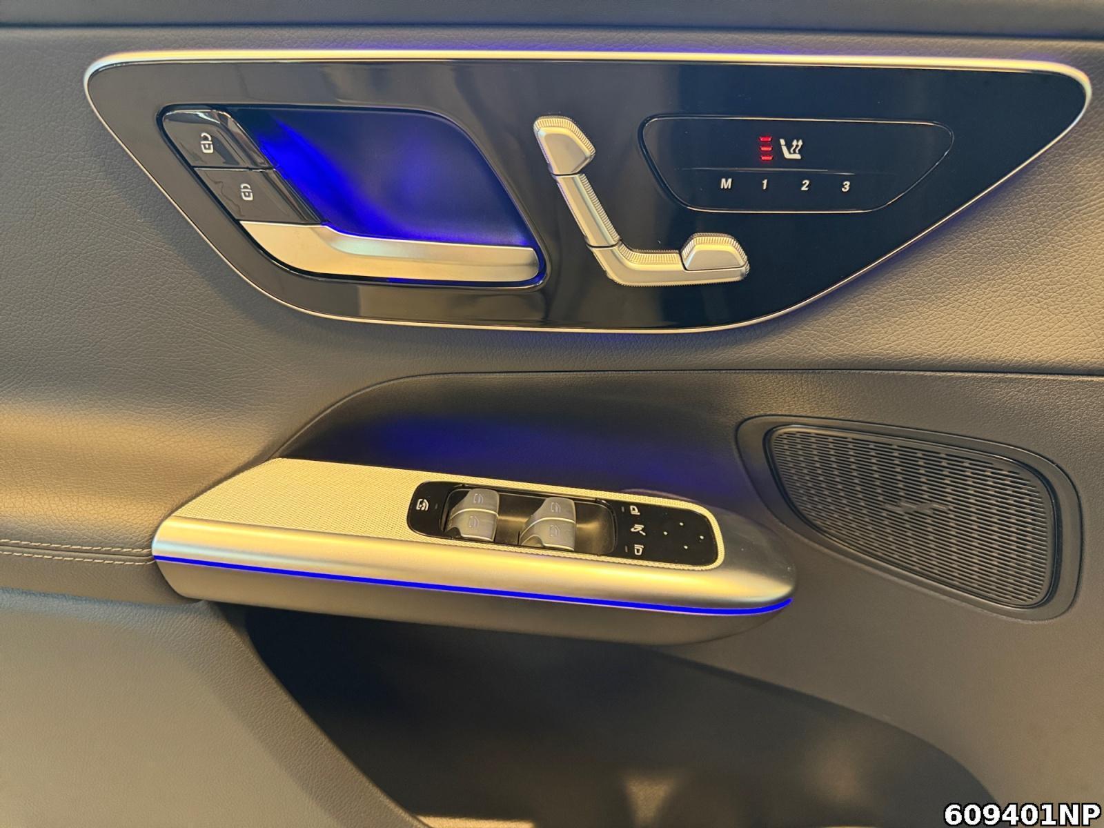 Fahrzeugabbildung Mercedes-Benz GLC 300 e 4M AMG Digital-Light Distronic Memory