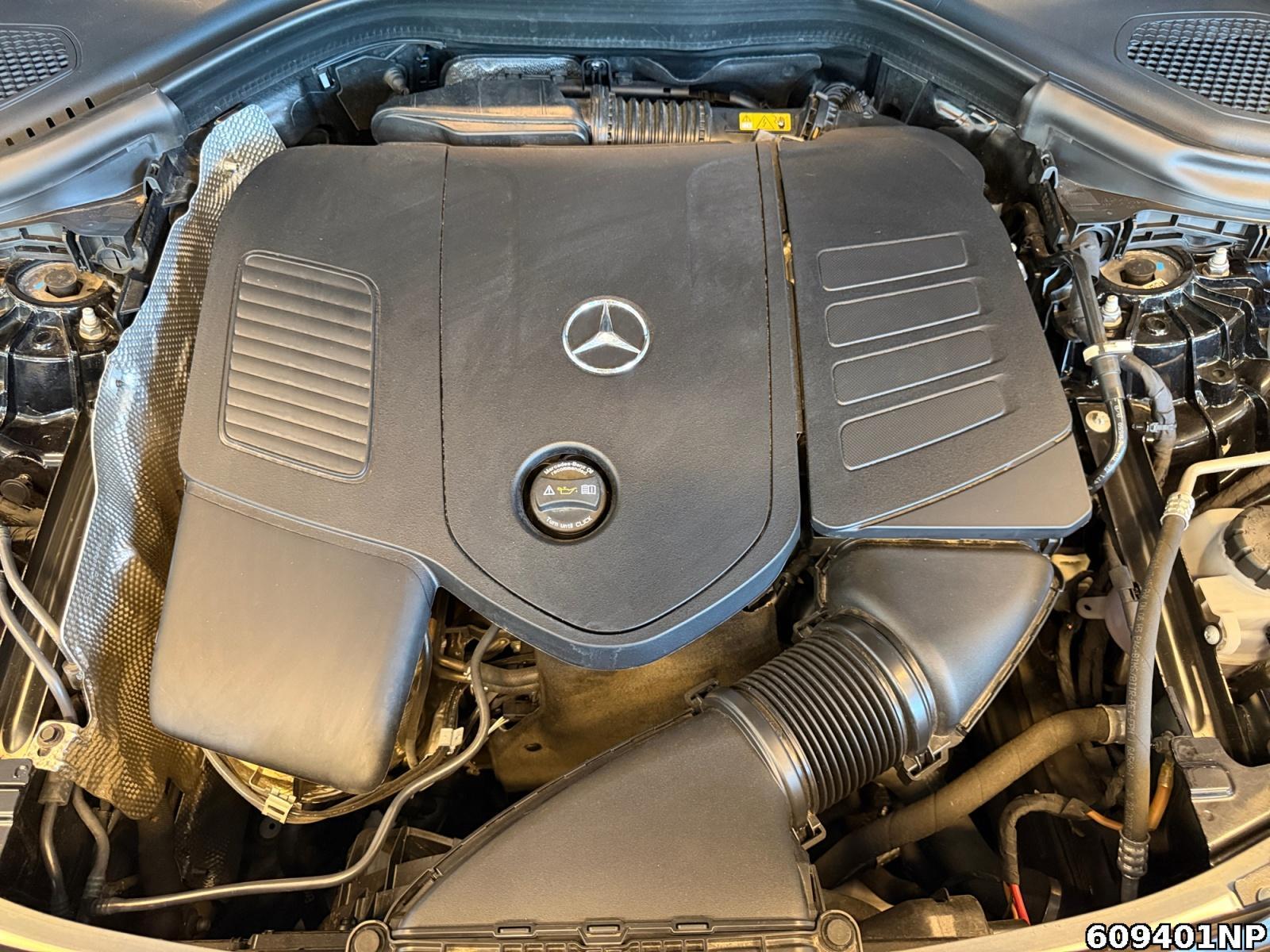 Fahrzeugabbildung Mercedes-Benz GLC 300 e 4M AMG Digital-Light Distronic Memory
