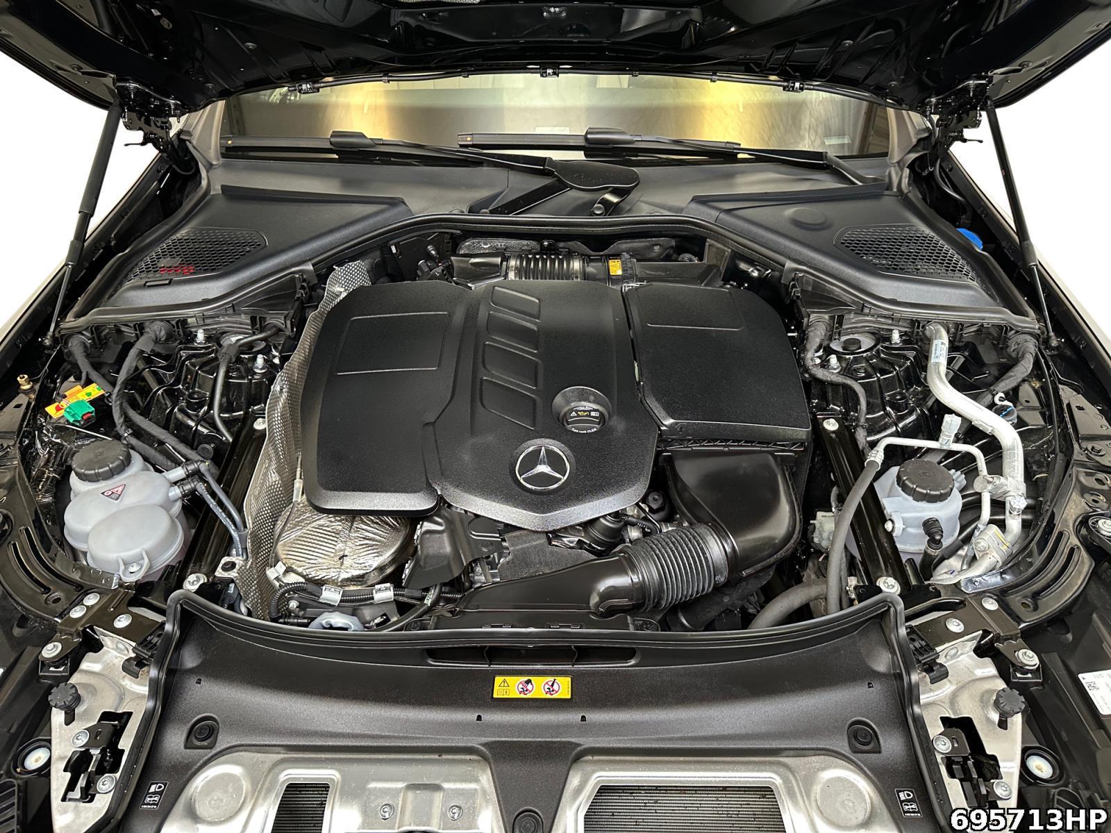 Fahrzeugabbildung Mercedes-Benz E 300 T AMG Superscreen Pano AHK Distronic