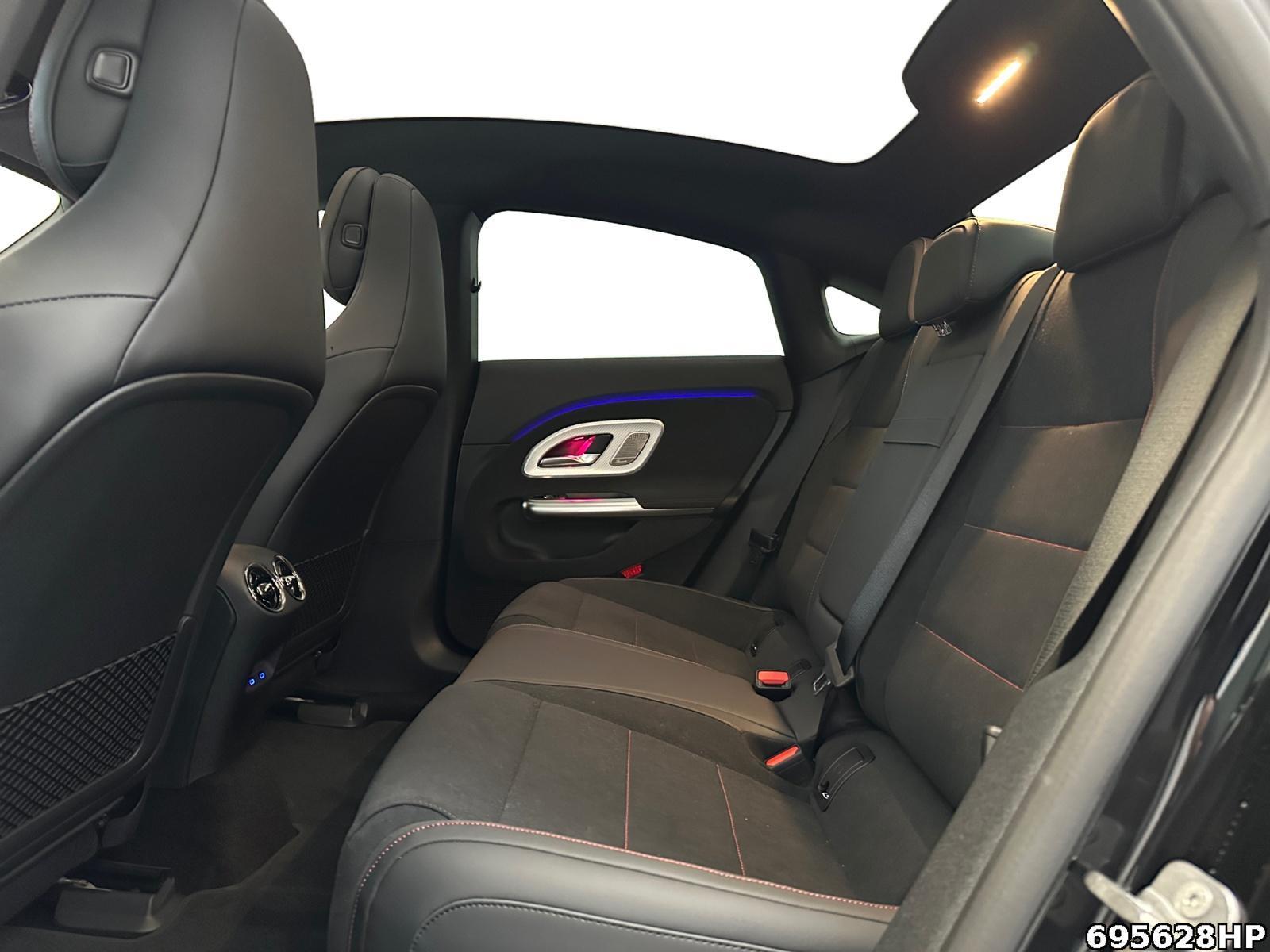 Fahrzeugabbildung Mercedes-Benz CLA 250 +AMG+NIGHT+HUD+SUPERSCREEN+BURMEST+