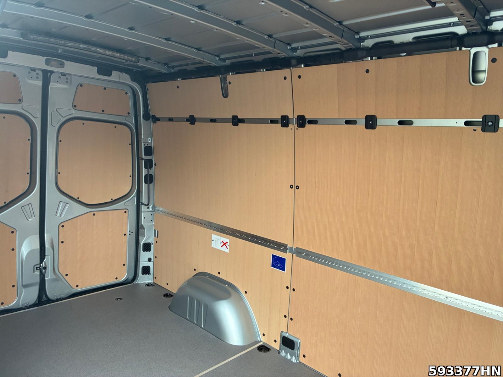 Fahrzeugabbildung Mercedes-Benz Sprinter 315 L2H2 SELECT *AHK*LED*DISTRONIC*UVM*