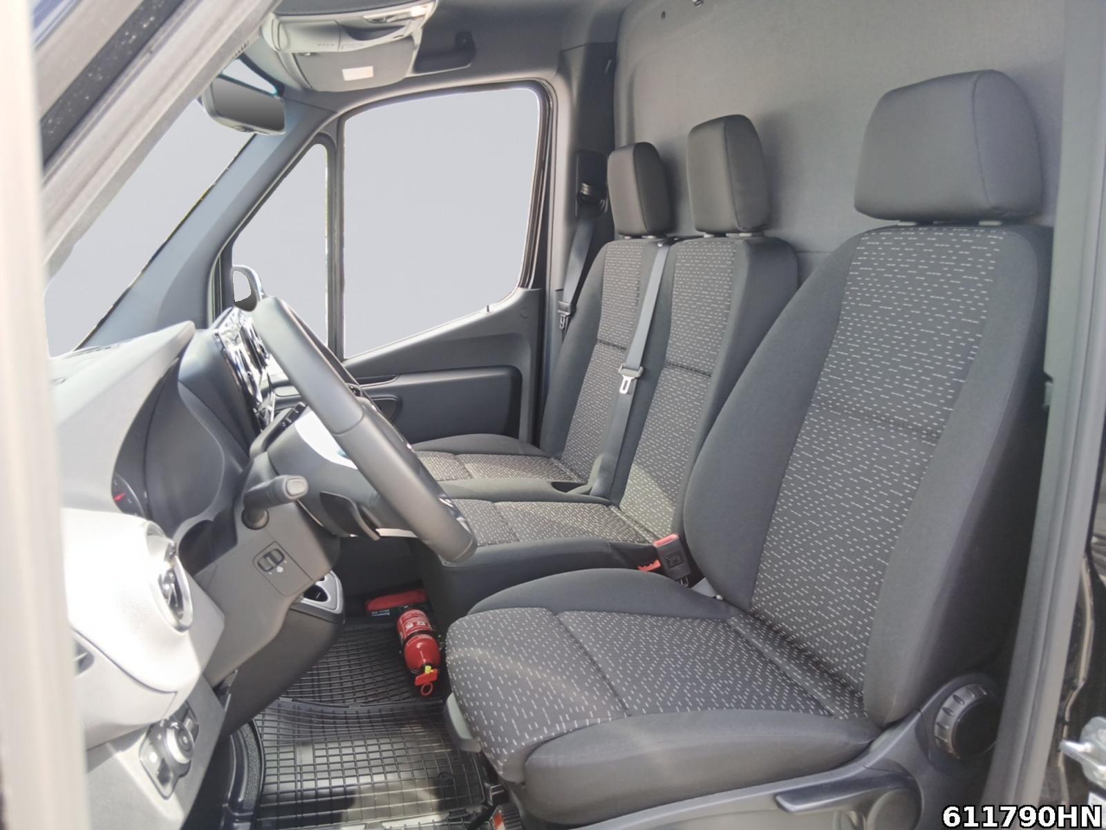 Fahrzeugabbildung Mercedes-Benz Sprinter 319 CDI Pro L2H1 Distro*AHK*LED*360°