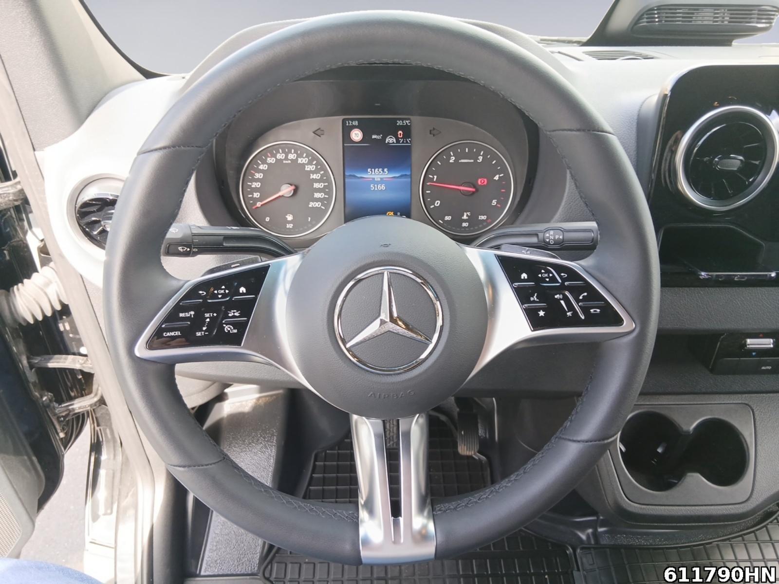 Fahrzeugabbildung Mercedes-Benz Sprinter 319 CDI Pro L2H1 Distro*AHK*LED*360°