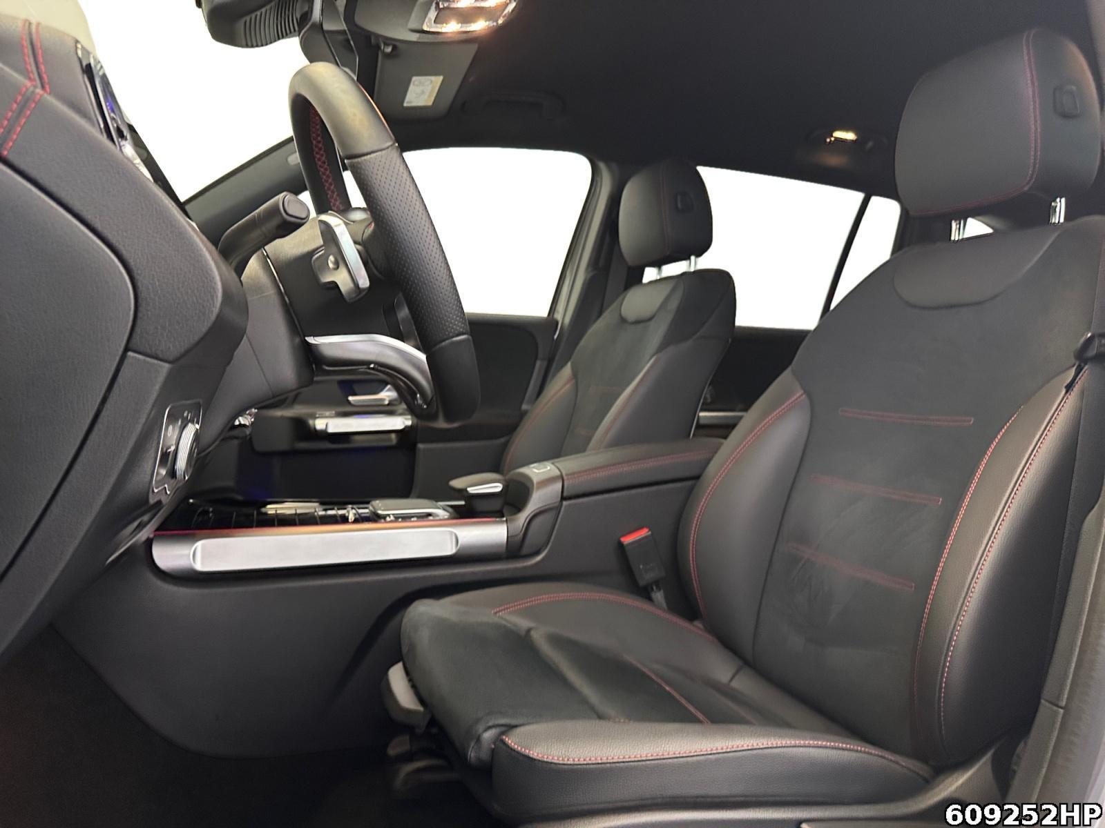 Fahrzeugabbildung Mercedes-Benz EQB 4M AMG Night LED DISTRONIC KEYLESS 18