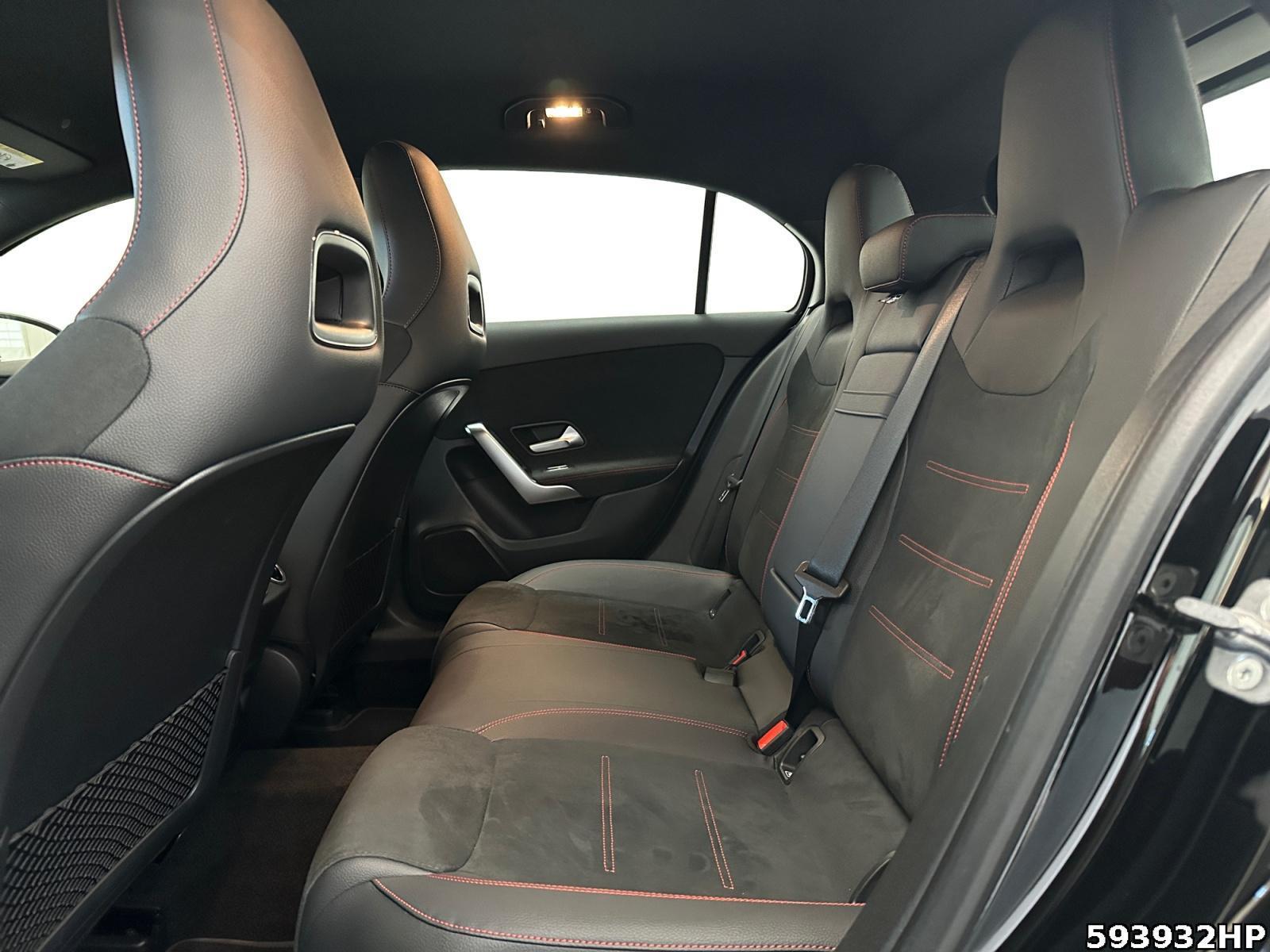 Fahrzeugabbildung Mercedes-Benz A 200 AMG Kamera KEYLESS Ambiente Spurhalte LED