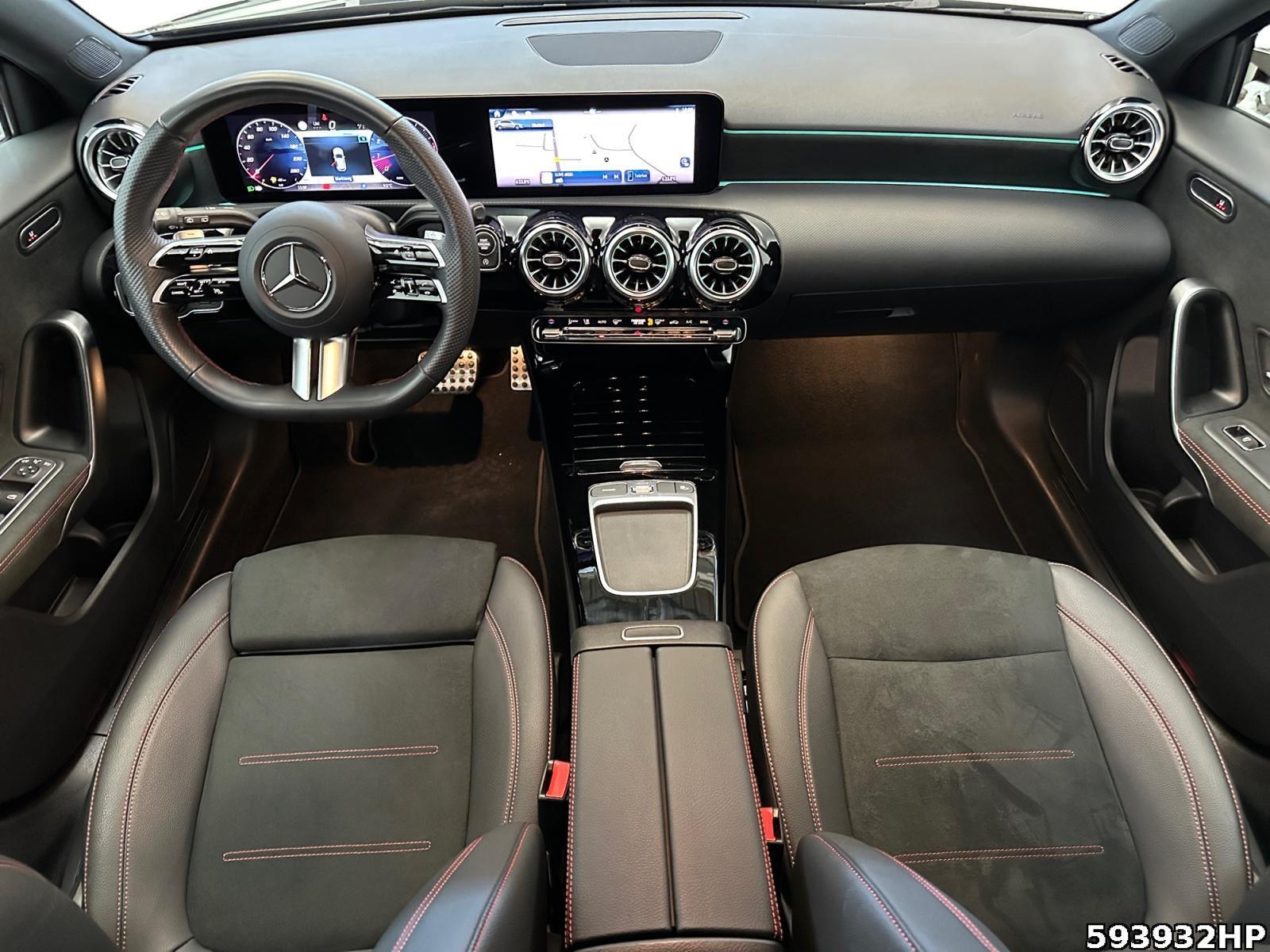 Fahrzeugabbildung Mercedes-Benz A 200 AMG Kamera KEYLESS Ambiente Spurhalte LED